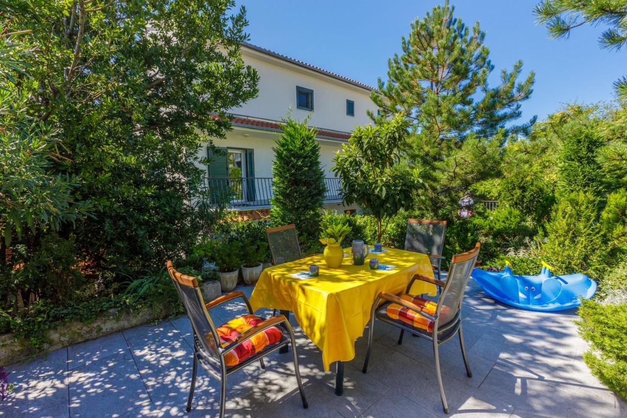 Apartments Loncaric Crikvenica Exterior photo