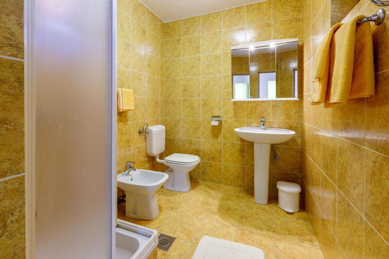 Apartments Loncaric Crikvenica Exterior photo
