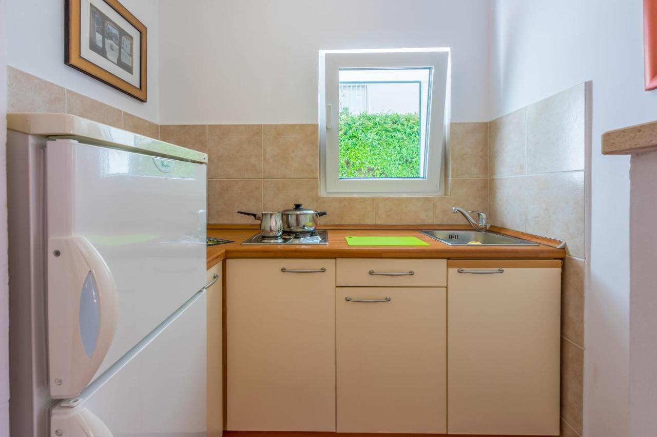 Apartments Loncaric Crikvenica Exterior photo