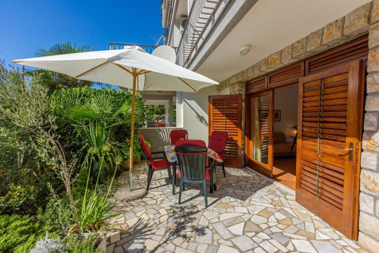Apartments Loncaric Crikvenica Exterior photo