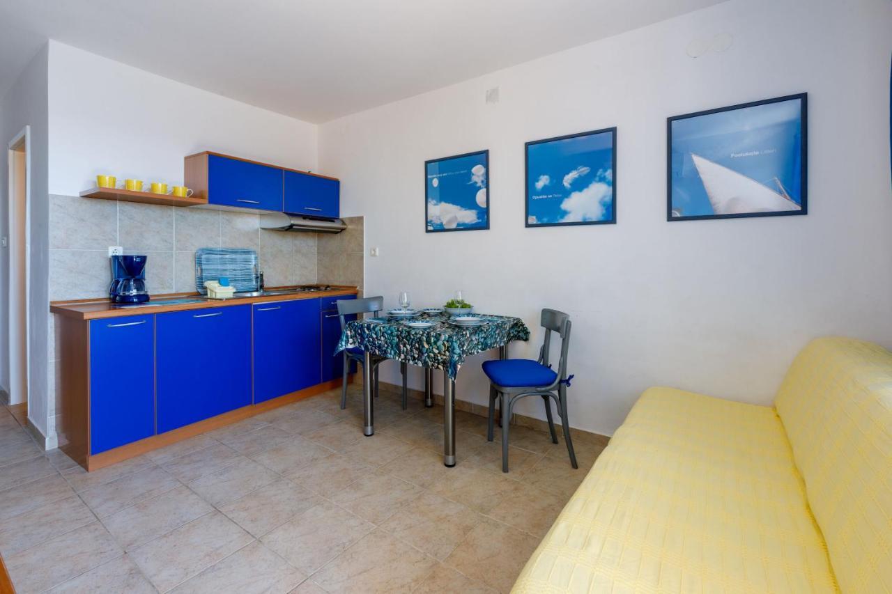 Apartments Loncaric Crikvenica Exterior photo