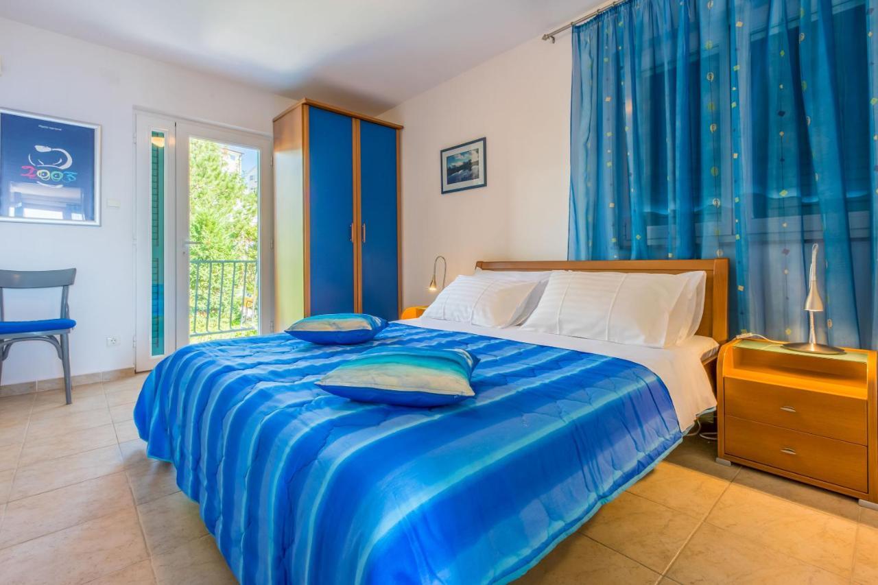 Apartments Loncaric Crikvenica Exterior photo