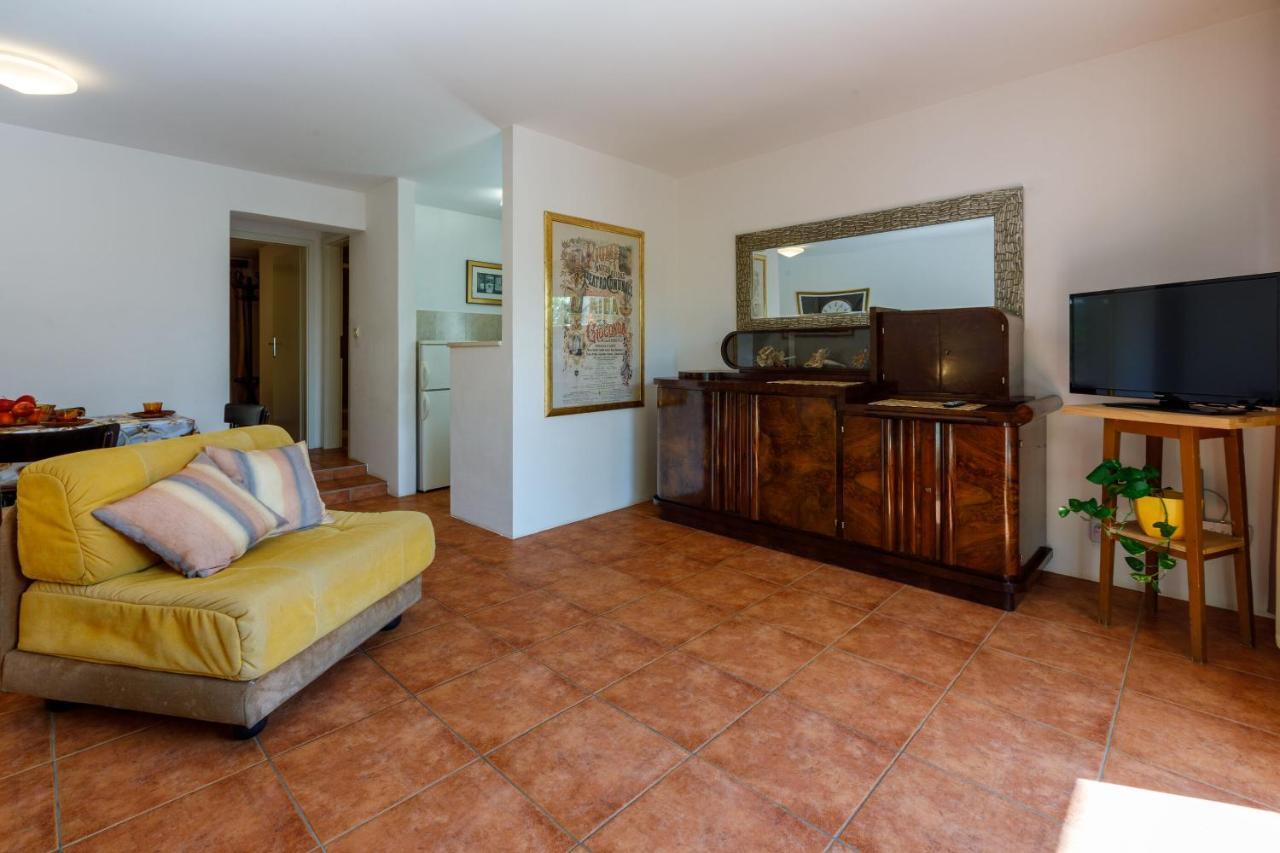 Apartments Loncaric Crikvenica Exterior photo