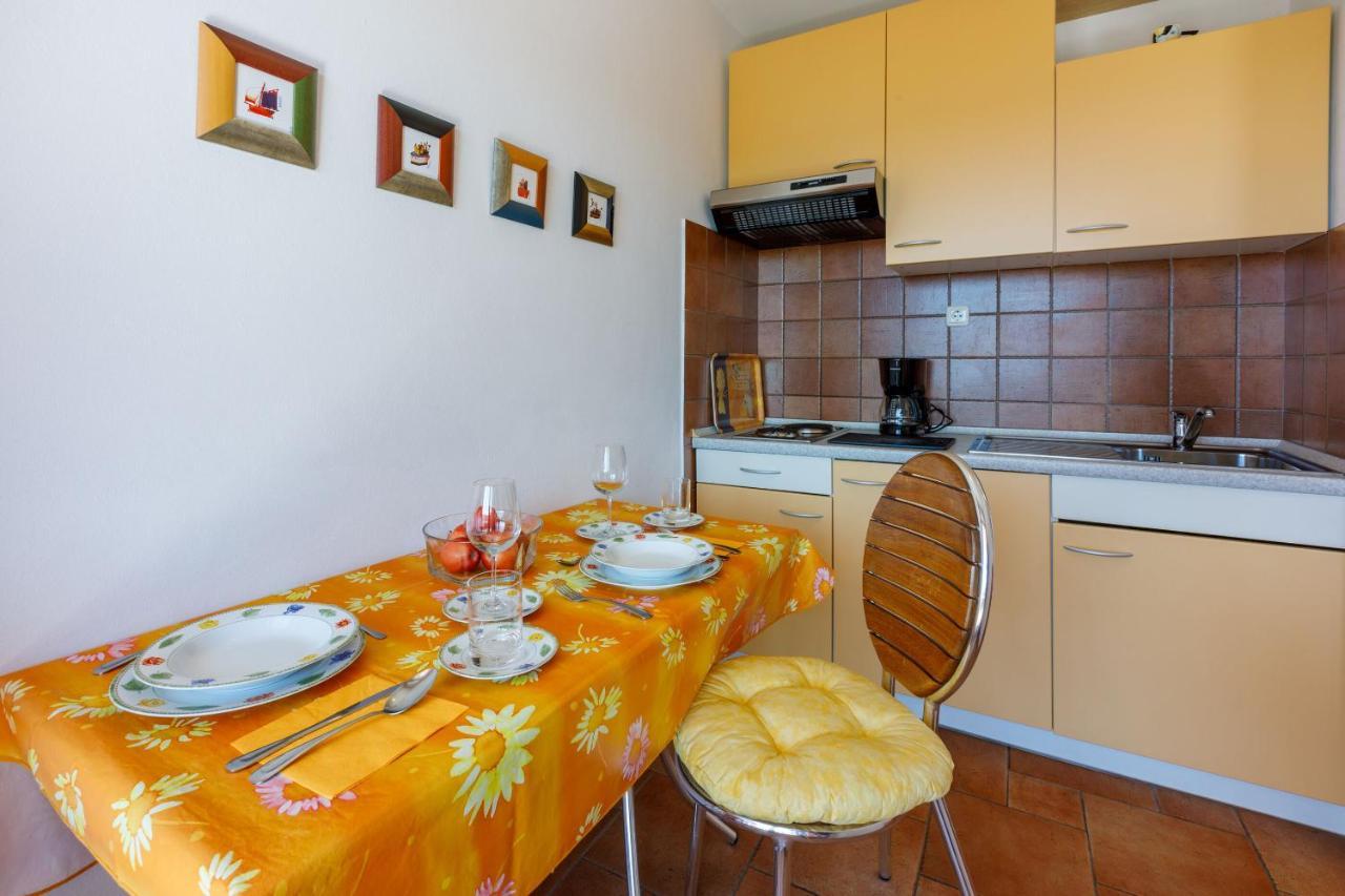 Apartments Loncaric Crikvenica Exterior photo