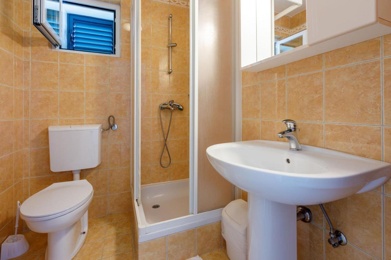 Apartments Loncaric Crikvenica Exterior photo